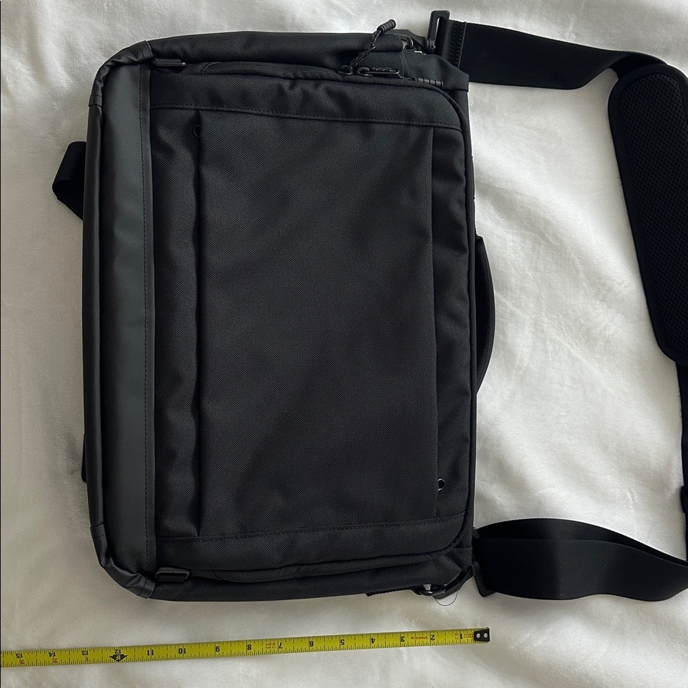 Timbuk2 Classic Black Messenger Bag - Picture 2 of 6